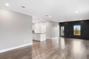 2027 Applewood Dr, Lockhart, TX 78644 - Photo 13