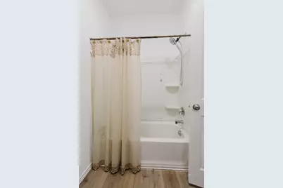 517 Halfmoon Drive, Lockhart, TX 78644 - Photo 9