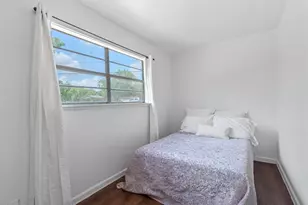 1013 N Colorado St, Lockhart, TX 78644 - Photo 17