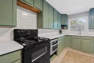 1013 N Colorado St, Lockhart, TX 78644 - Photo 11