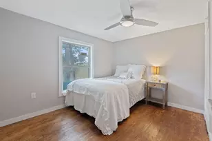 1013 N Colorado St, Lockhart, TX 78644 - Photo 7