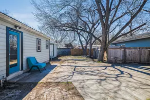 1013 N Colorado St, Lockhart, TX 78644 - Photo 3