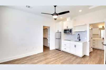 7601 Carver Avenue #1B, Austin, TX 78752 - Photo 1