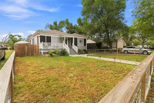 505 Lee St, Smithville, TX 78957 - Photo 3