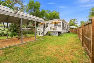 505 Lee St, Smithville, TX 78957 - Photo 23