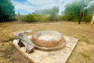 1040 Hwy 80 E, Nixon, TX 78140 - Photo 33