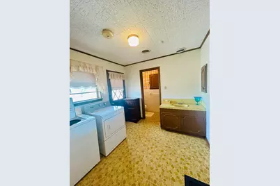 1040 Hwy 80 E, Nixon, TX 78140 - Photo 7