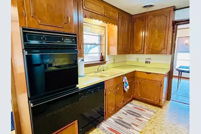 1040 Hwy 80 E, Nixon, TX 78140 - Photo 9