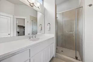13001 Hymeadow Dr, Austin, TX 78729 - Photo 9