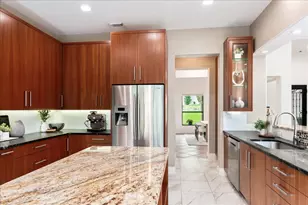 37 Autumn Oaks Dr, The Hills, TX 78738 - Photo 11