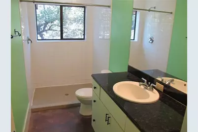 911 Keith Lane #10, Austin, TX 78705 - Photo 15