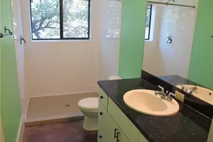 911 Keith Ln, Austin, TX 78705 - Photo 15