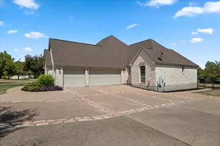 212 Neal Dr, Liberty Hill, TX 78642 - Photo 3