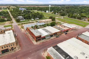 137 E Clark St, Bartlett, TX 76511 - Photo 27