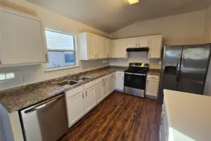 5213 English Glade Dr, Austin, TX 78724 - Photo 11