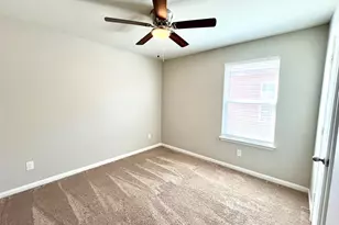 1033 Riverdale Cove, Jarrell, TX 76537 - Photo 5