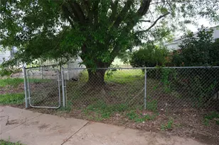 1778 Fm 1704, Elgin, TX 78621 - Photo 15