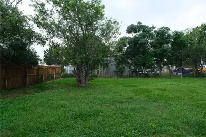1778 Fm 1704 #C, Elgin, TX 78621 - Photo 17