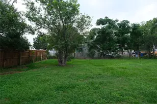 1778 Fm 1704, Elgin, TX 78621 - Photo 17