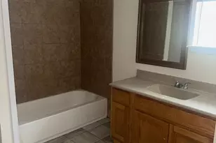 823 Monterrey St, Lockhart, TX 78644 - Photo 3