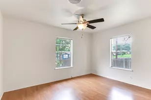 1800 Rhodes Rd, Austin, TX 78721 - Photo 7