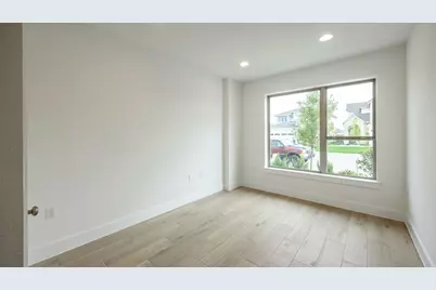 7002 Woodford Way, Austin, TX 78744 - Photo 9