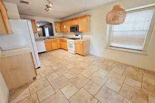 15528 Miss Adrienne's Path, Pflugerville, TX 78660 - Photo 9