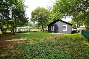 1705 Singleton Ave, Austin, TX 78702 - Photo 17