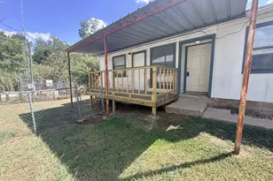 817 Lloyd Ln, Elgin, TX 78621 - Photo 17
