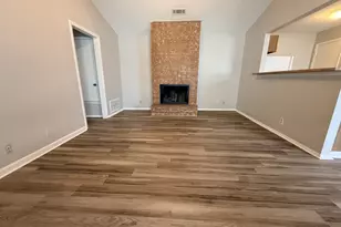 817 Lloyd Ln, Elgin, TX 78621 - Photo 7