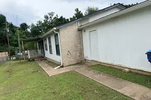 817 Lloyd Ln, Elgin, TX 78621 - Photo 1