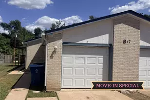 817 Lloyd Ln, Elgin, TX 78621 - Photo 1