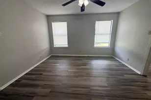 817 Lloyd Ln, Elgin, TX 78621 - Photo 11