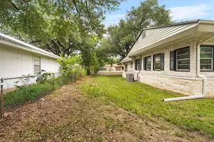 1700 W 7th St, Taylor, TX 76574 - Photo 37