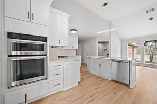 140 Barton Ranch Cir, Dripping Springs, TX 78620 - Photo 15