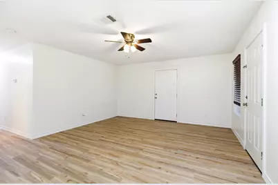 823 N Commerce Street #B, Lockhart, TX 78644 - Photo 13