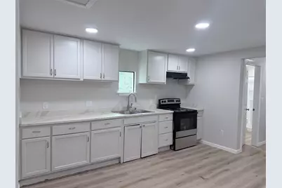 403 Taylor Street, Smithville, TX 78957 - Photo 5