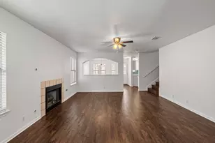 210 Summerside Ave, Lockhart, TX 78644 - Photo 3