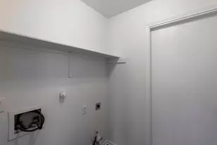 210 Summerside Ave, Lockhart, TX 78644 - Photo 15