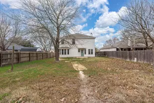210 Summerside Ave, Lockhart, TX 78644 - Photo 27