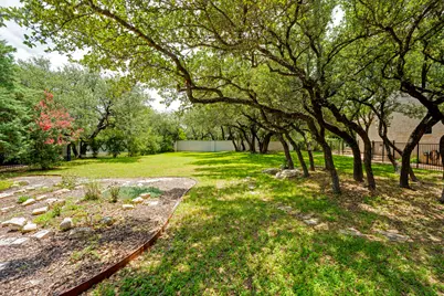 9 Wingreen Loop, The Hills, TX 78738 - Photo 5