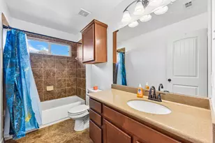 300 Hendelson Ln, Hutto, TX 78634 - Photo 35
