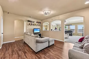 300 Hendelson Ln, Hutto, TX 78634 - Photo 9