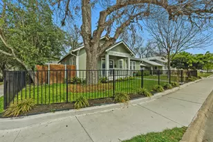 306 W 44th St, Austin, TX 78751 - Photo 3