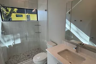 1131 Walton Ln, Austin, TX 78721 - Photo 9