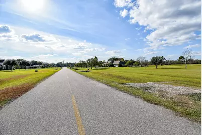 702 Comanche Trail Drive, Rosharon, TX 77583 - Photo 23