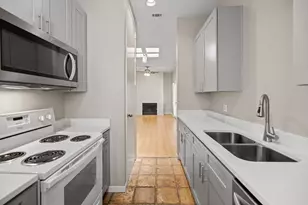 712 Graham Pl, Austin, TX 78705 - Photo 13