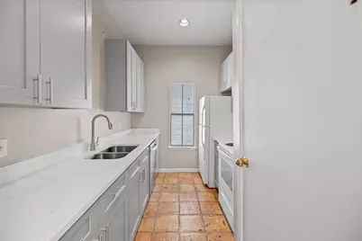 712 Graham Place #302, Austin, TX 78705 - Photo 9