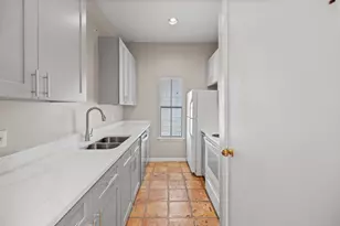 712 Graham Pl, Austin, TX 78705 - Photo 9