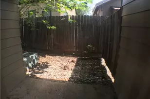 630 Maiden Ln, Austin, TX 78705 - Photo 9